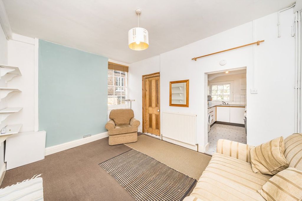 Property photo 3 of 5