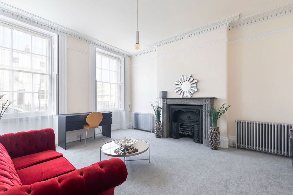 Property photo 2 of 24