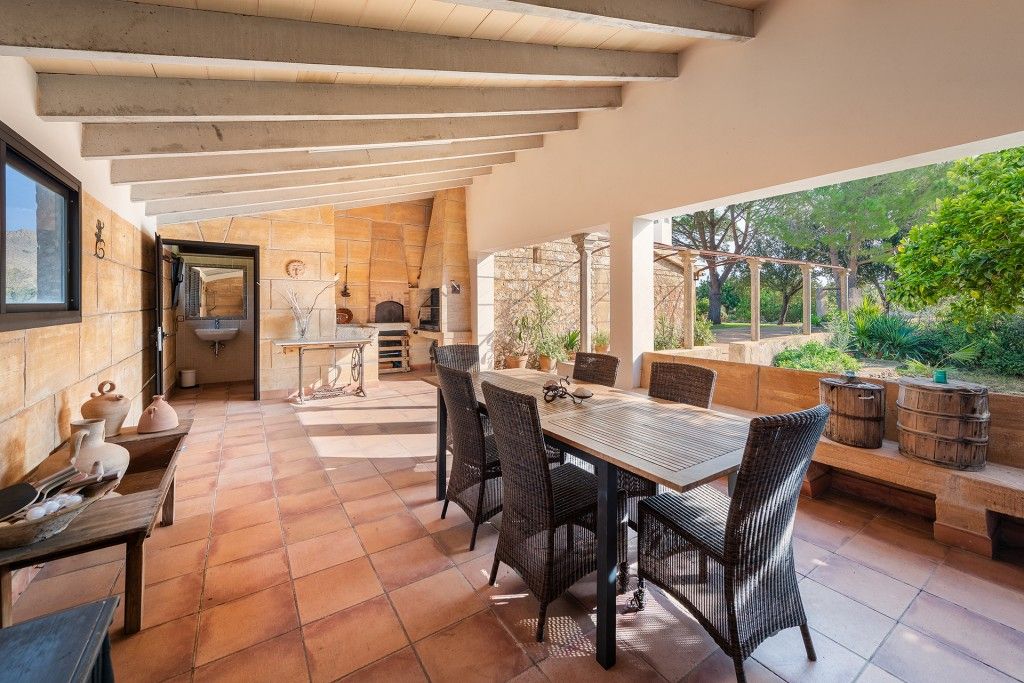Property photo 3 of 20 BBQ Terrace