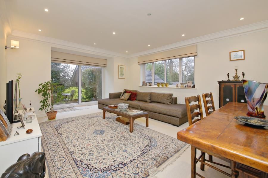 Property photo 2 of 9