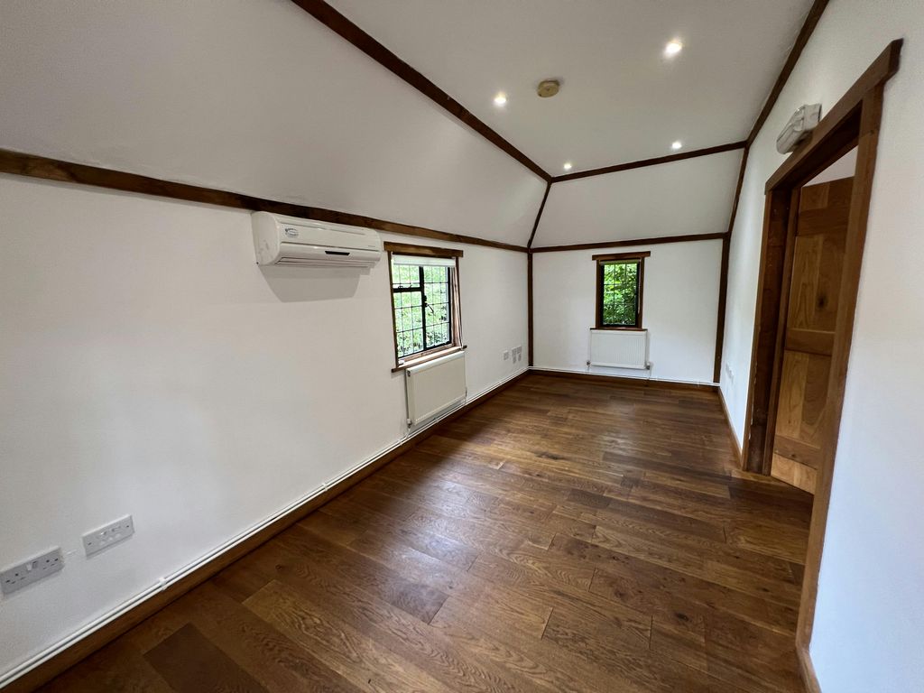 Property photo 3 of 6 Img_2647.Jpg