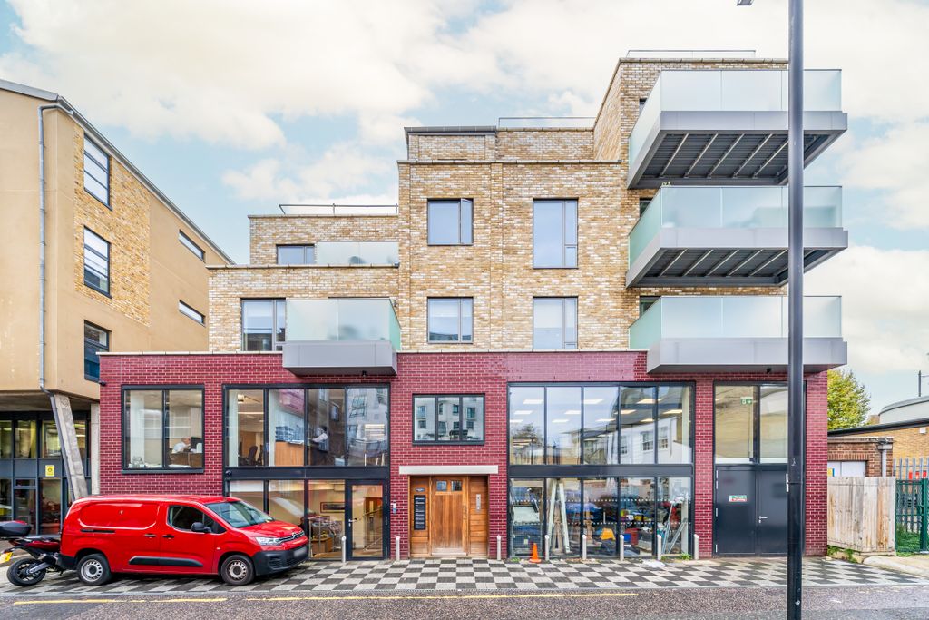 Property photo 2 of 19