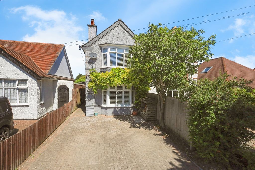 Property photo 1 of 16