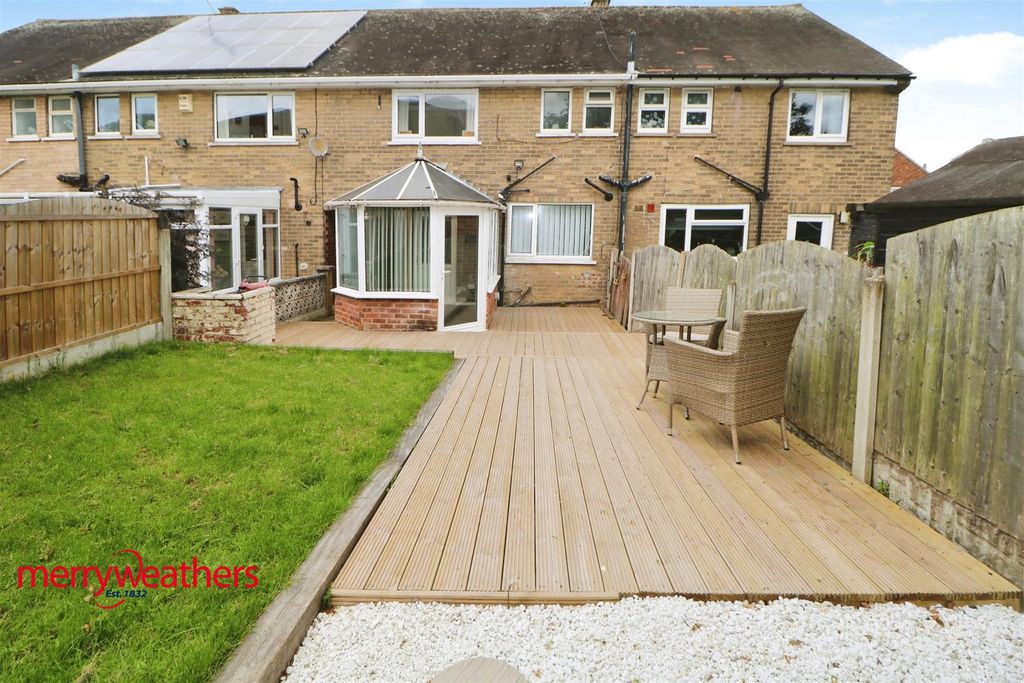 Property photo 3 of 16 Outside