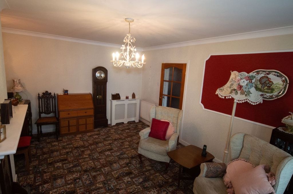 Property photo 3 of 27