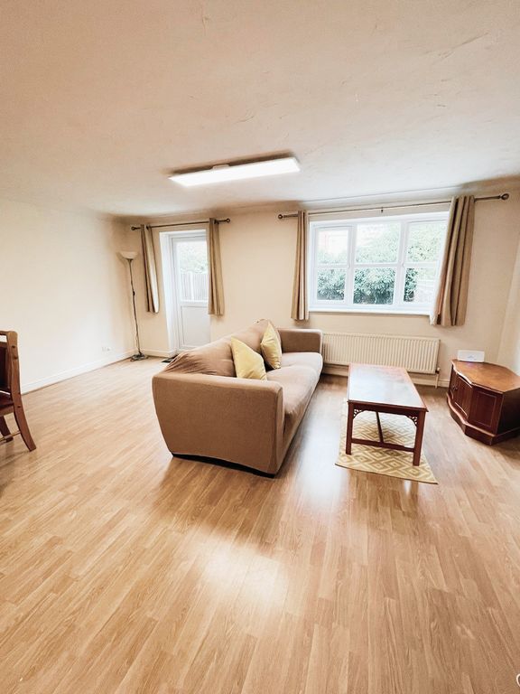 Property photo 1 of 8 Main Image