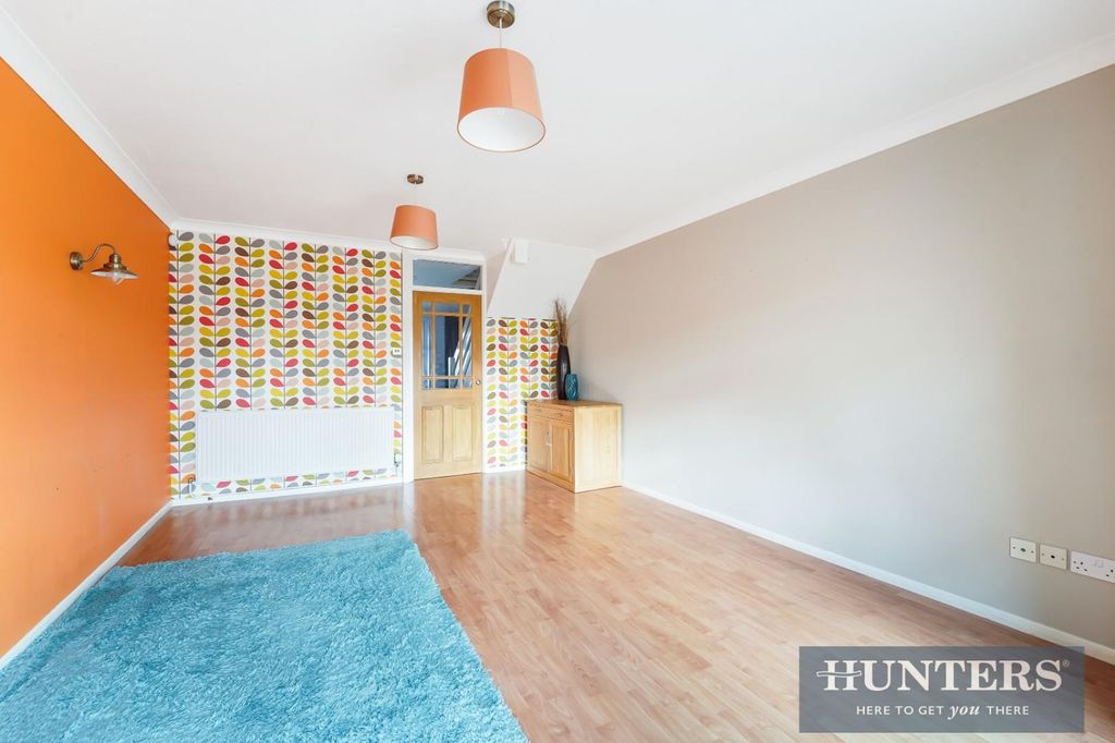 Property photo 3 of 11 Edwards Close (6).Jpg