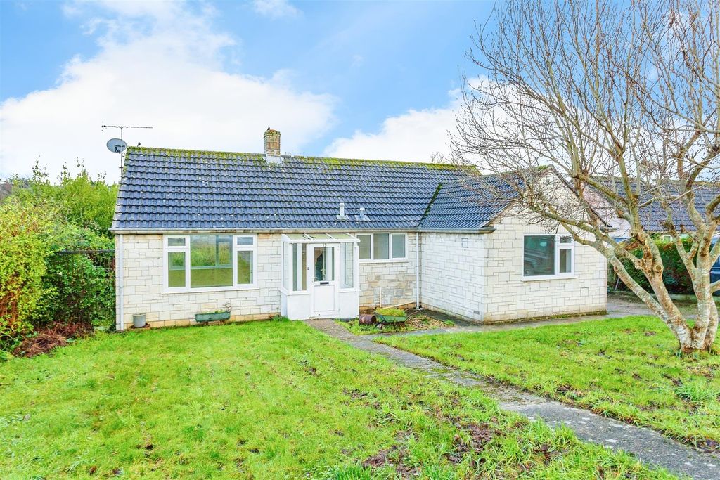 Property photo 1 of 17 Outside Front (3).Jpg