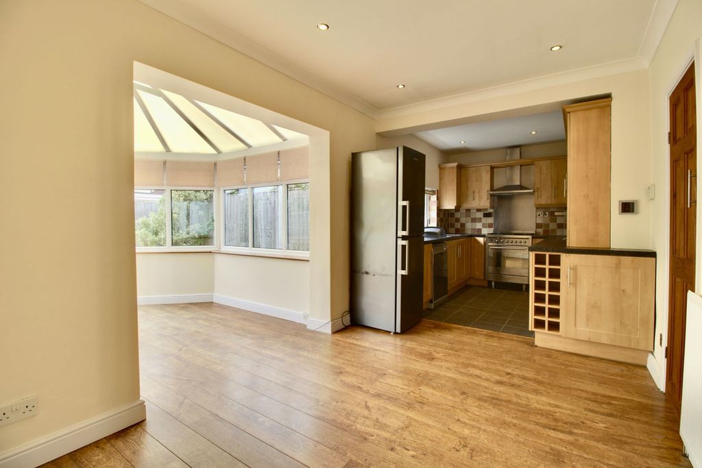 Property photo 2 of 26