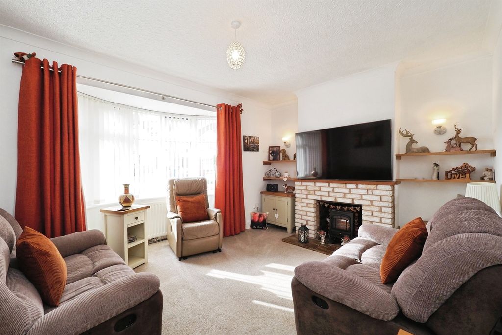 Property photo 3 of 23