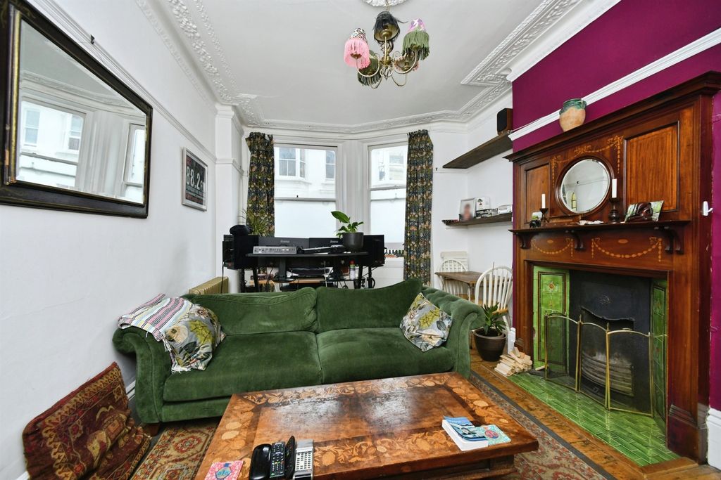 Property photo 2 of 17