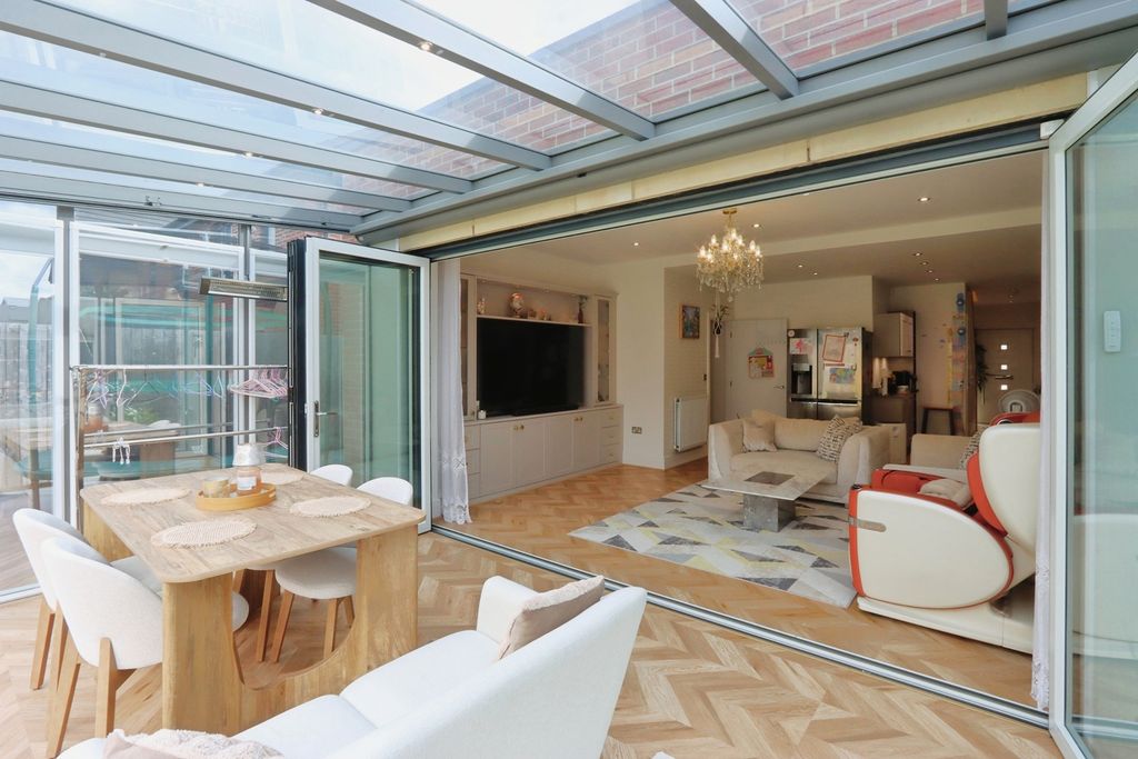 Property photo 3 of 34 Pbox-Img.Jpg