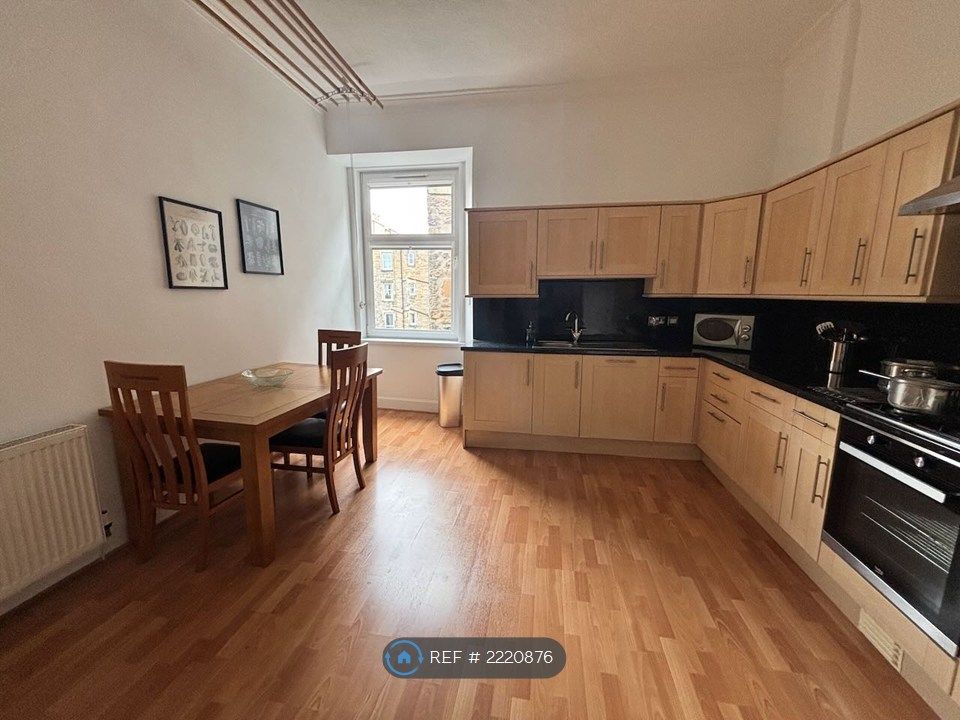 Property photo 1 of 17 Kitchen / Dining