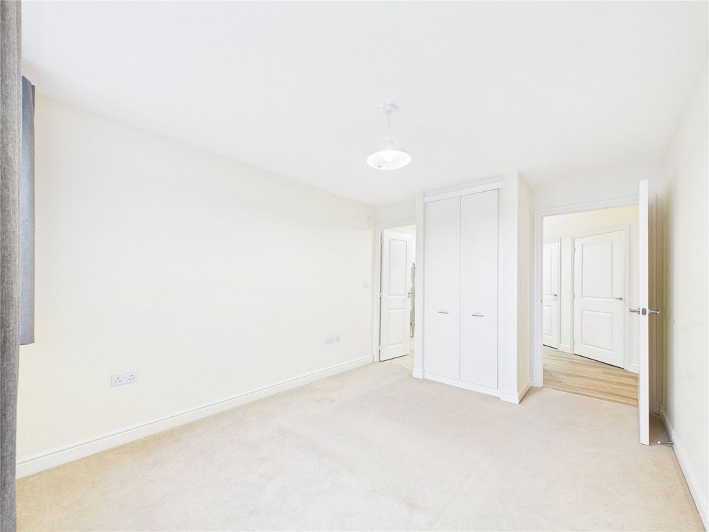 Property photo 3 of 13 Picture No. 17