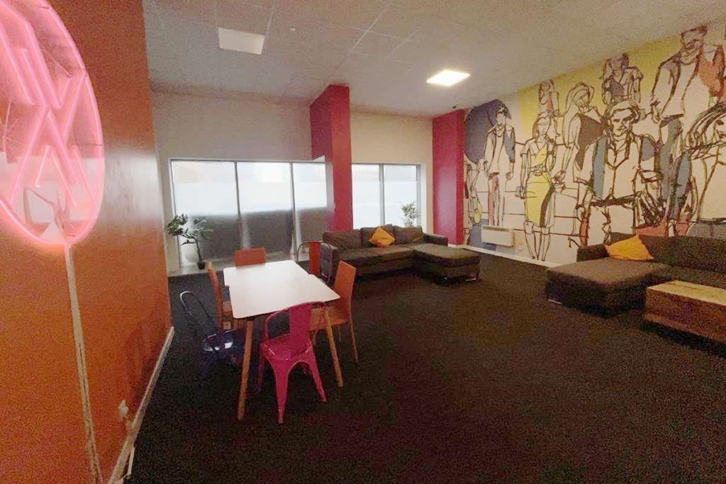Property photo 2 of 7