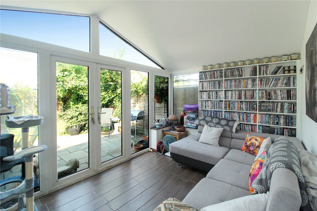 Property photo 3 of 12 Picture No. 09