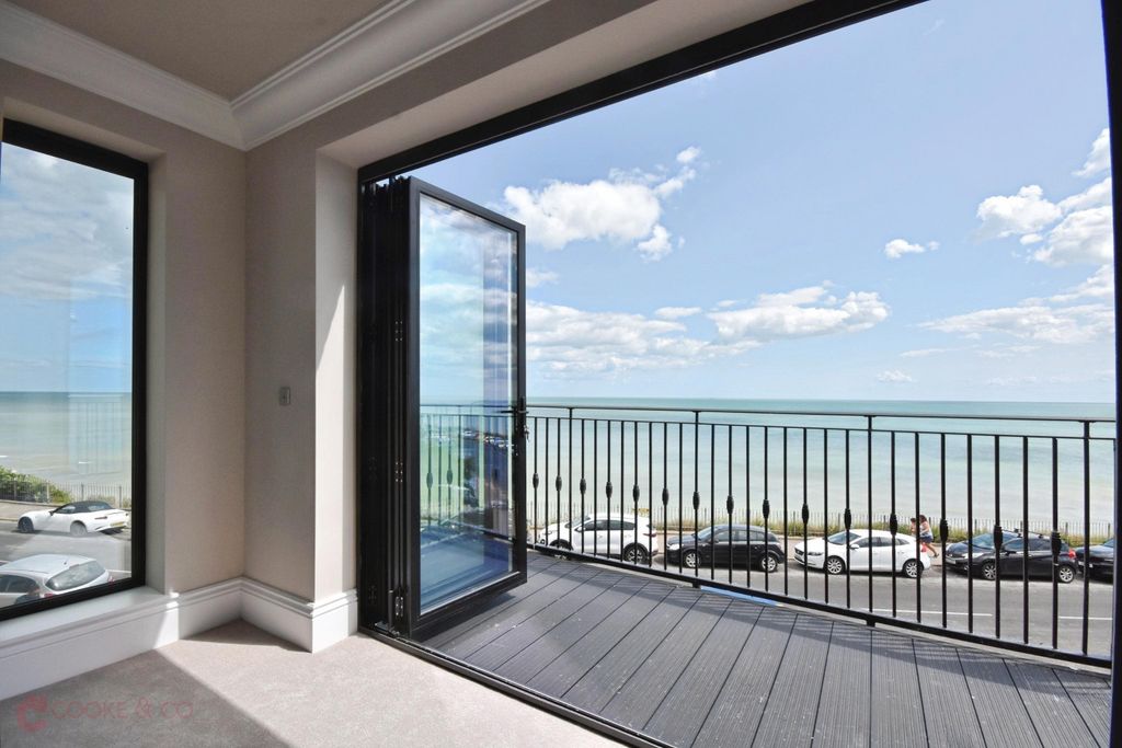 Property photo 3 of 48