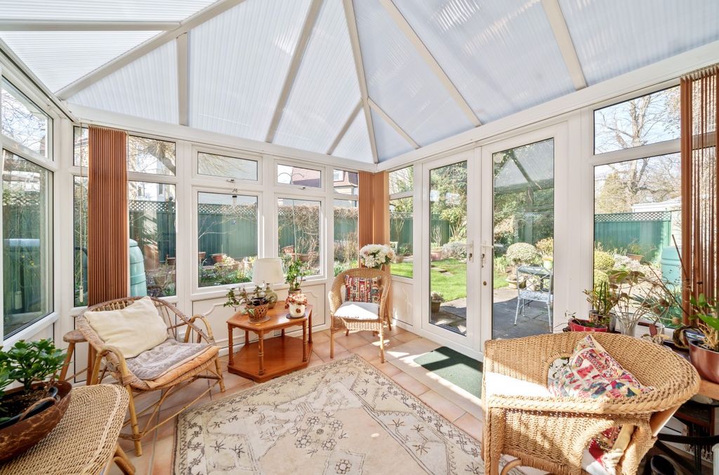 Property photo 2 of 17 Conservatory