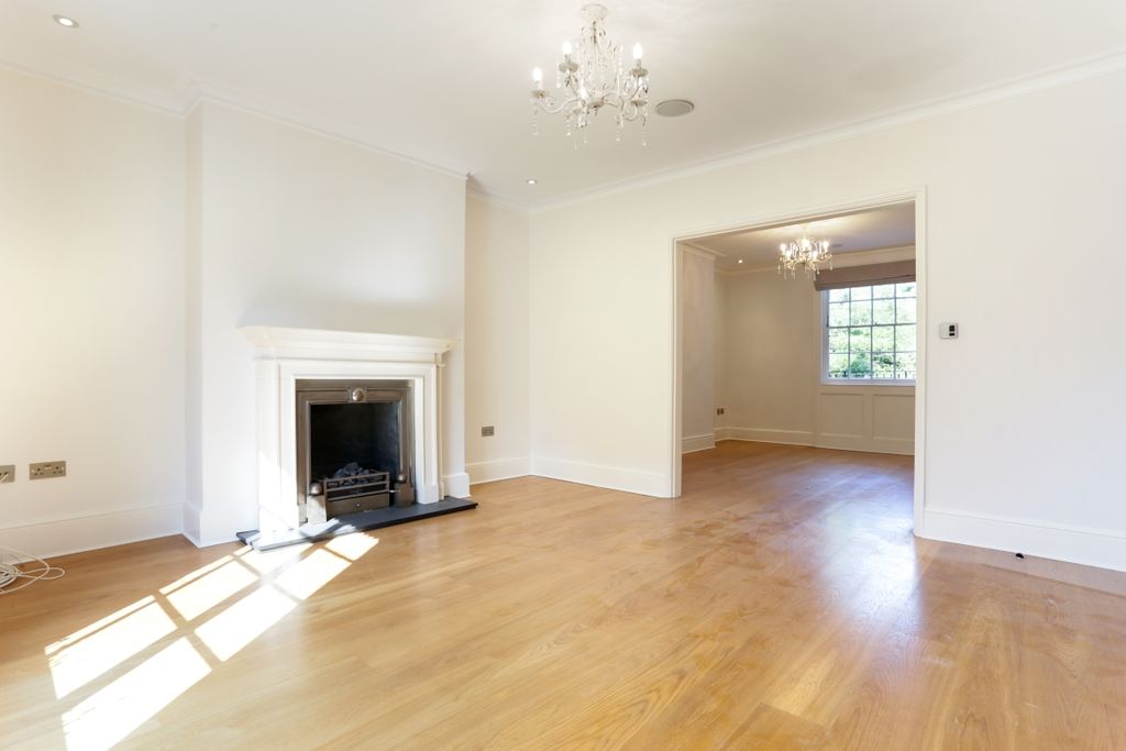 Property photo 3 of 19 Old Place Lane