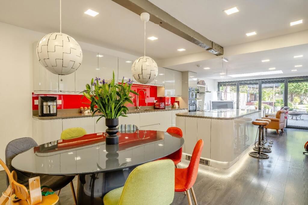 Property photo 2 of 61