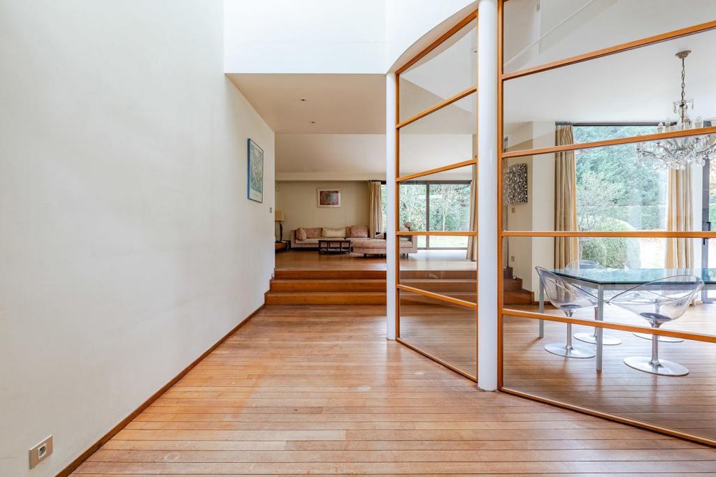 Property photo 3 of 39