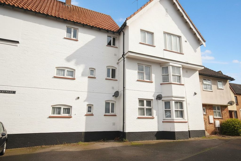 Property photo 2 of 11