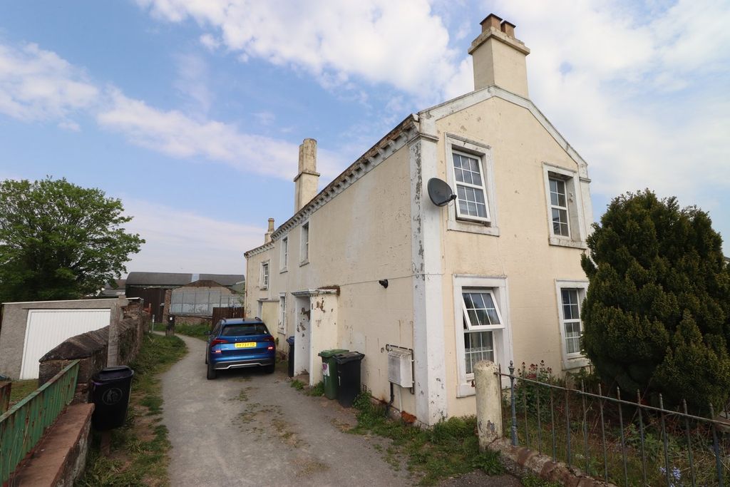 Property photo 1 of 16 External