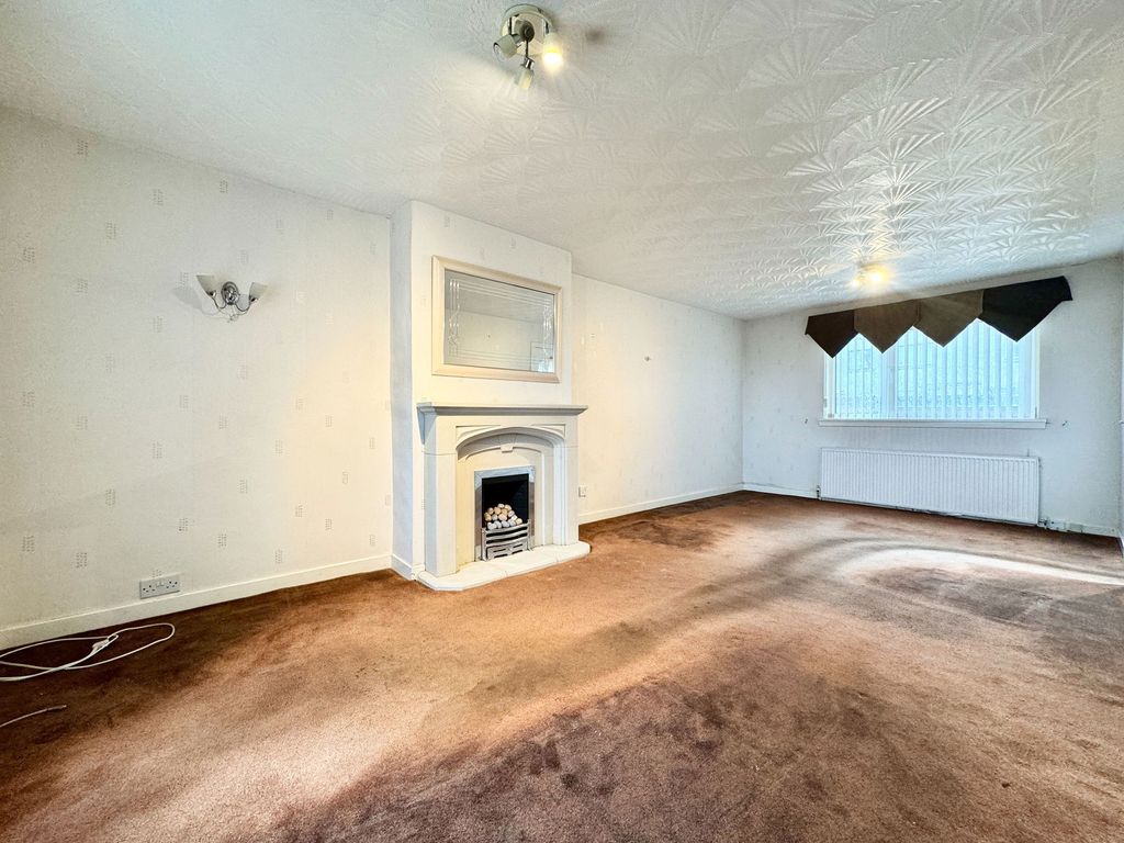 Property photo 3 of 28
