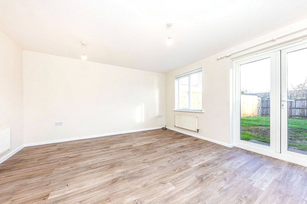 Property photo 3 of 9 Lounge