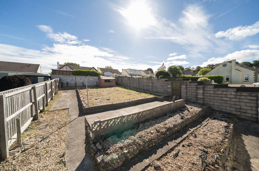 Property photo 2 of 19 2 - 1476945-2-6A29231...