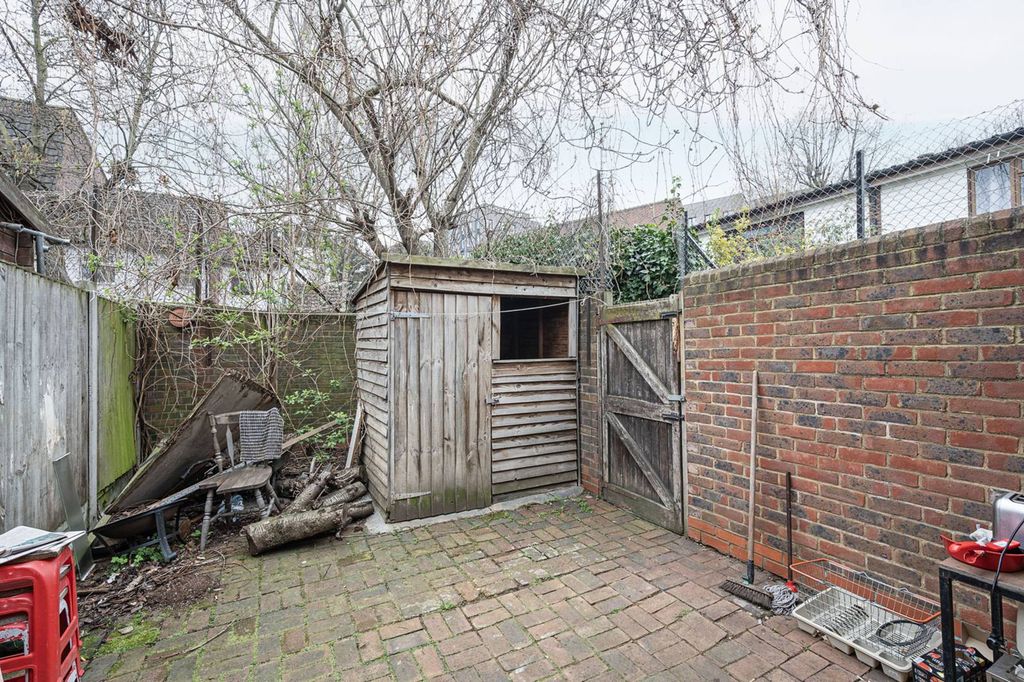 Property photo 3 of 12