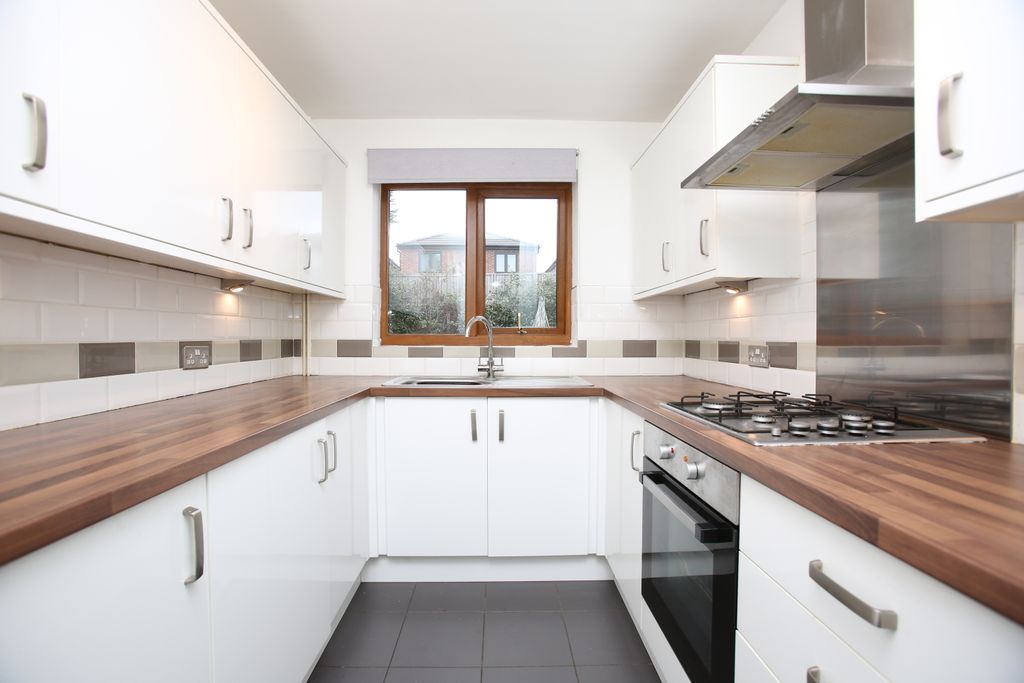 Property photo 3 of 11 593A1973