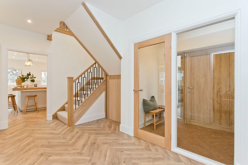 Property photo 2 of 30 5127892