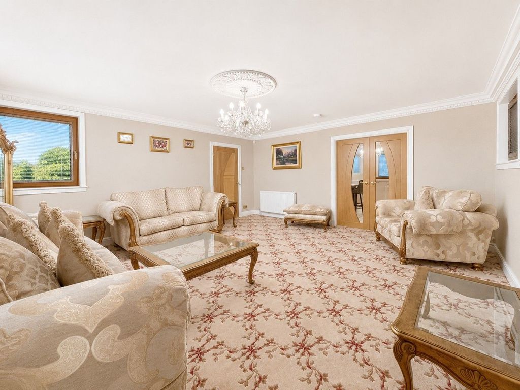 Property photo 2 of 31