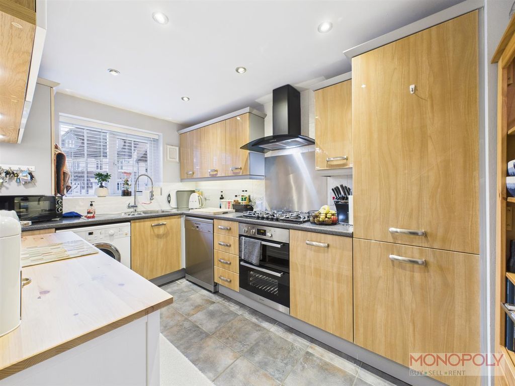 Property photo 3 of 22 Cam04439G0-Pr0199-Still015.Jpg