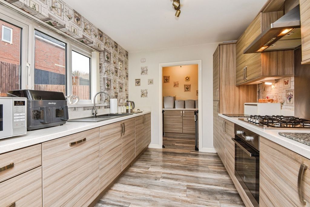 Property photo 3 of 20 Pbox-Img.Jpg