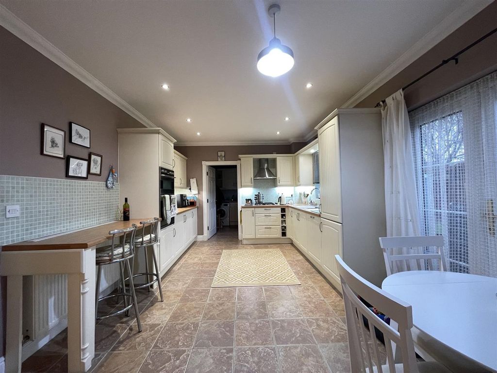 Property photo 2 of 23 Kitchen
