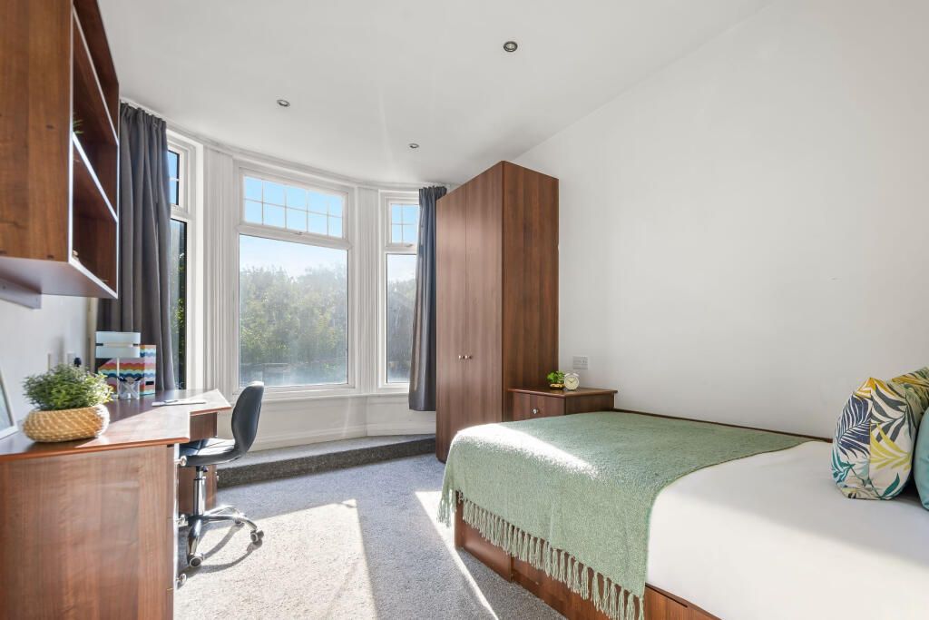 Property photo 3 of 6 Gallery