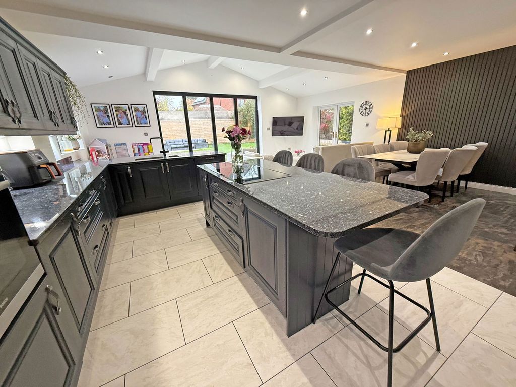 Property photo 2 of 38