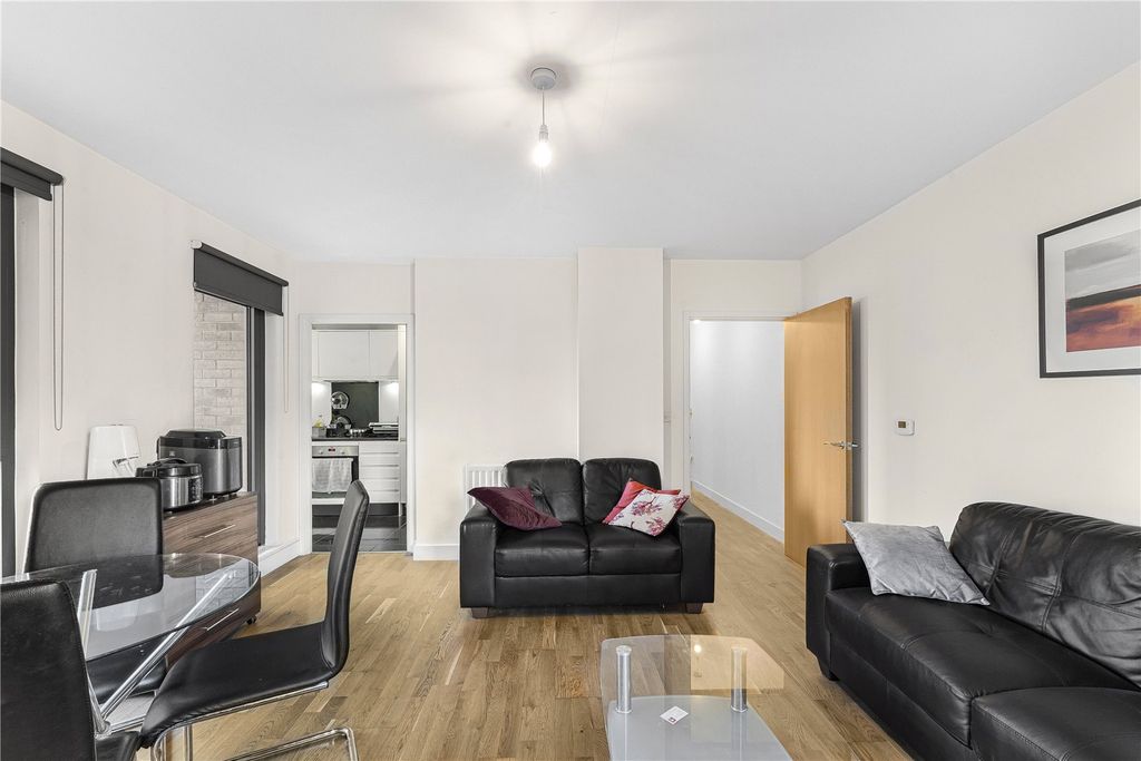 Property photo 3 of 13 Reception Room