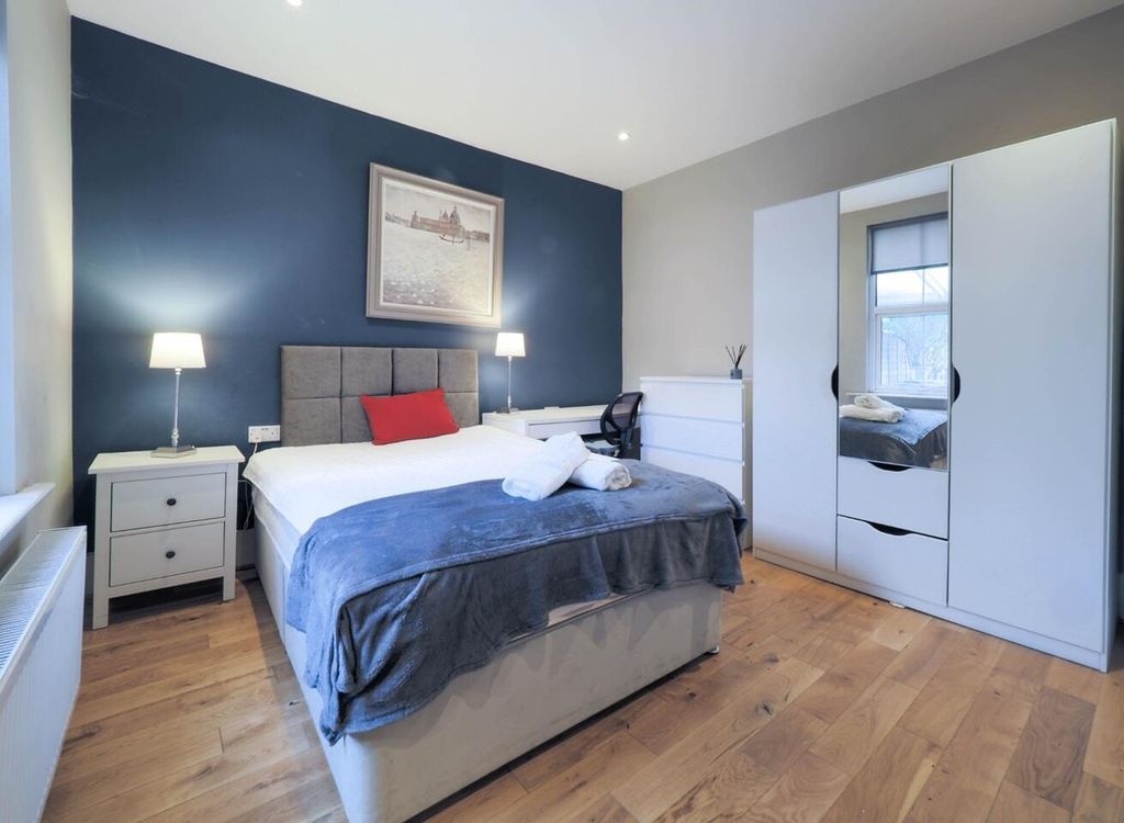 Property photo 1 of 15 Bedroom