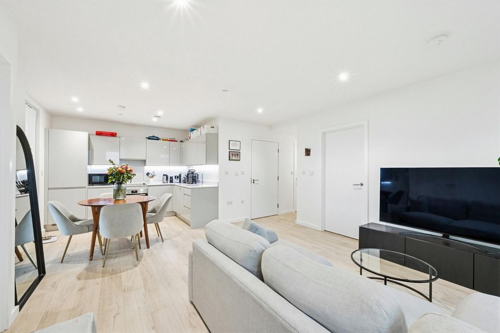 Property photo 3 of 16