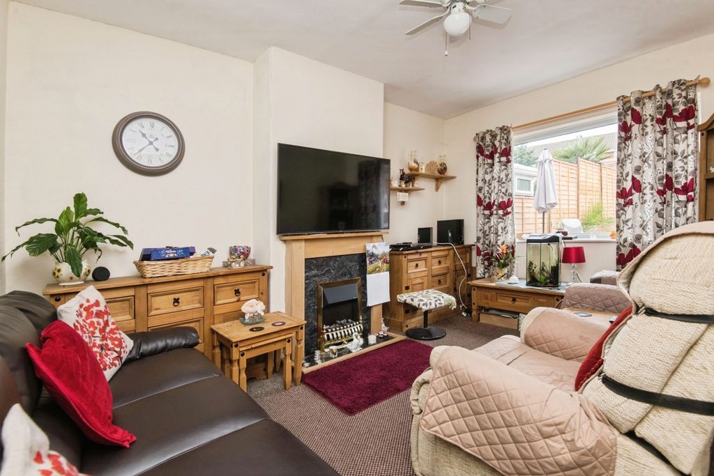 Property photo 2 of 17 Photo