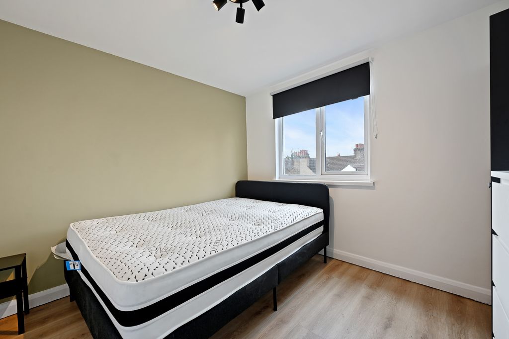 Property photo 1 of 7 Cs - 51 Francis Road - Room 6 (1)