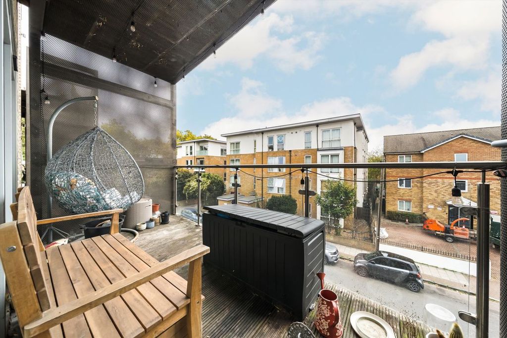 Property photo 2 of 8