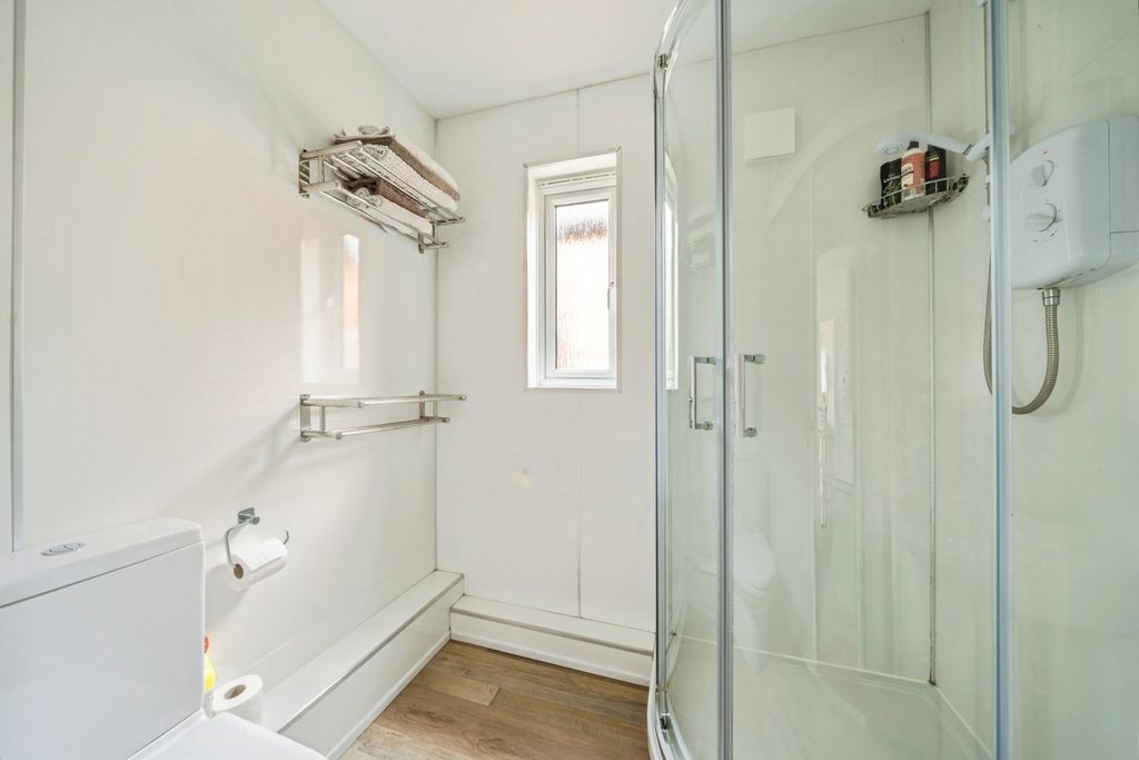 Additional image 11 of 2 bed flat for saleStreatfield Road, Heathfield, East Sussex TN21