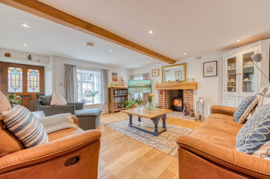 Property photo 2 of 30