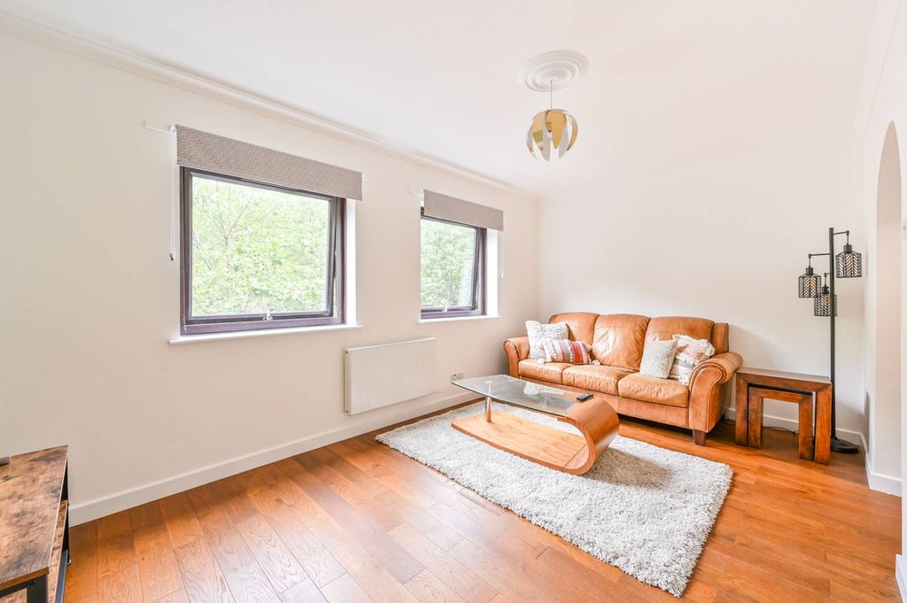 Property photo 2 of 9