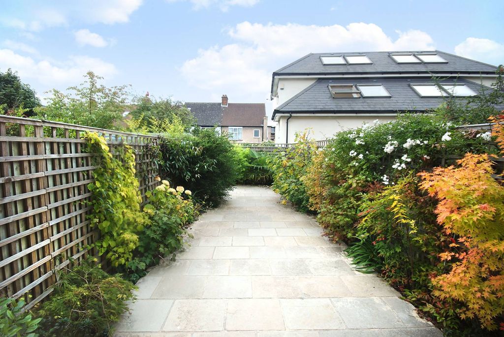 Property photo 3 of 11