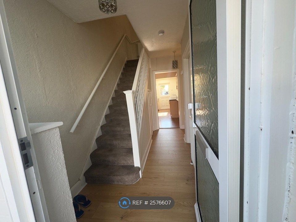 Property photo 3 of 19 Hallway